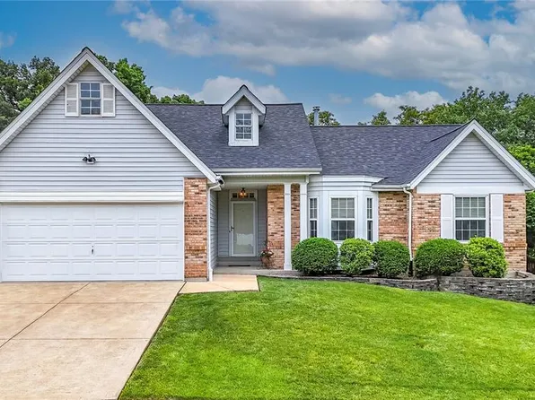 484 Dana Meadows Ln, Ballwin, MO 63021