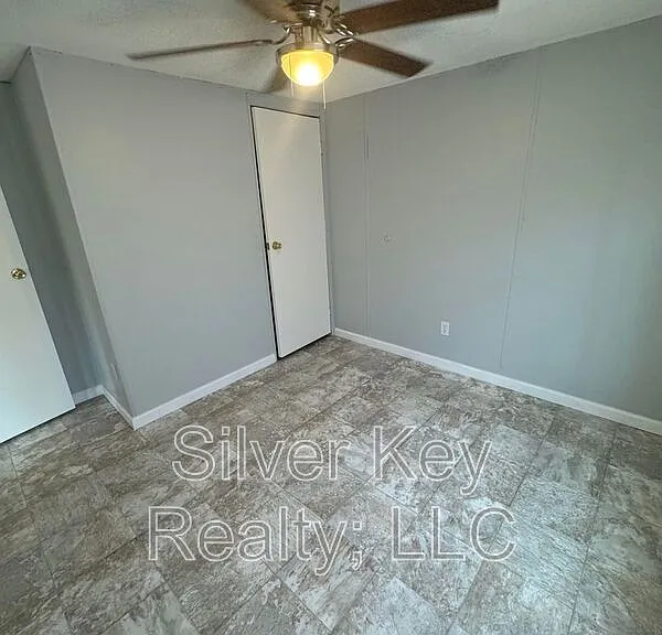 115 Barnett St — Photo 12