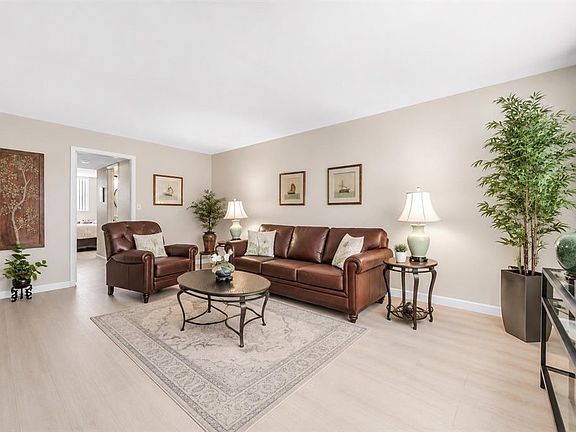 3rd image of 4720 LOCUST STREET NE #206