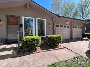 10605 W 97th St, Overland Park, KS 66214