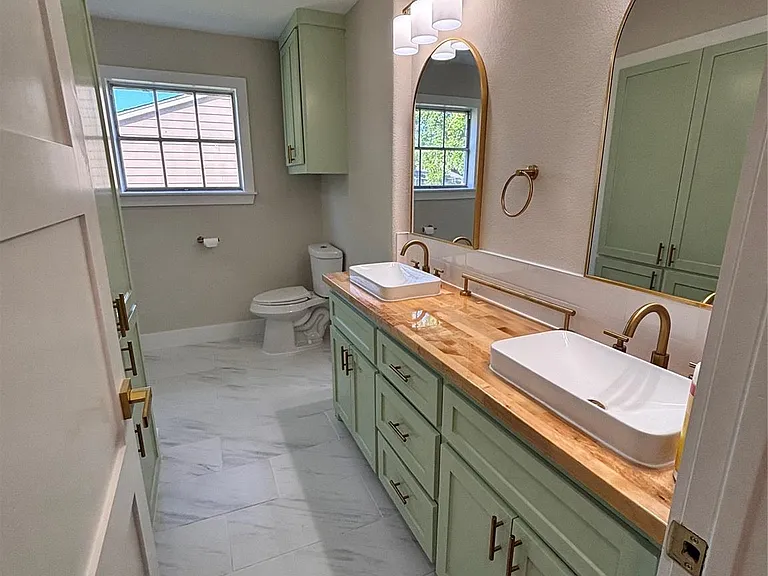 118 Clover St — Photo 21