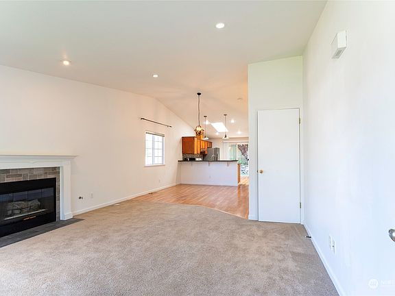 4th image of 5054 39th Street NE