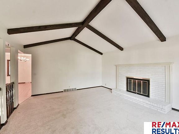 3rd image of 3205 Leawood Dr
