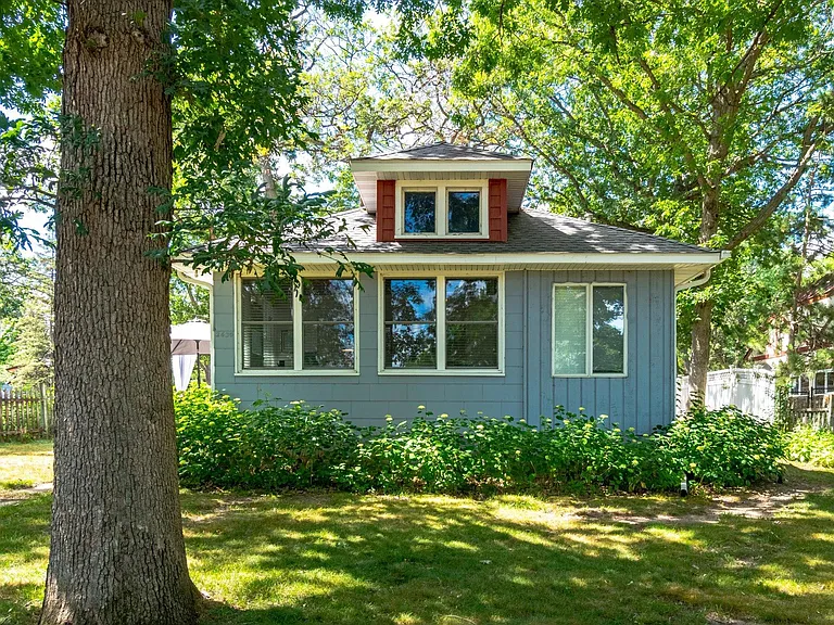 2630 S Shore Blvd — Photo 1