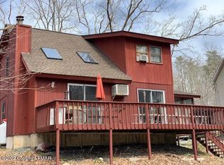 415 Saunders Dr, Bushkill, PA 18324