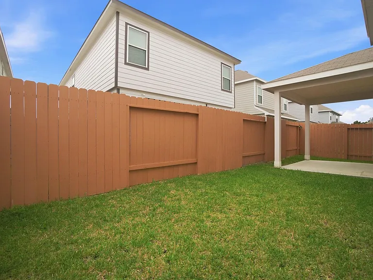 22210 Great Royal Ln — Photo 35