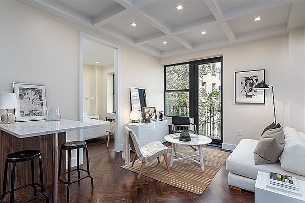 1st image of 921 Washington Ave #698