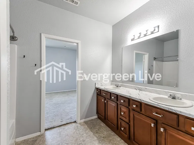 2833 Sebright Ave — Photo 5