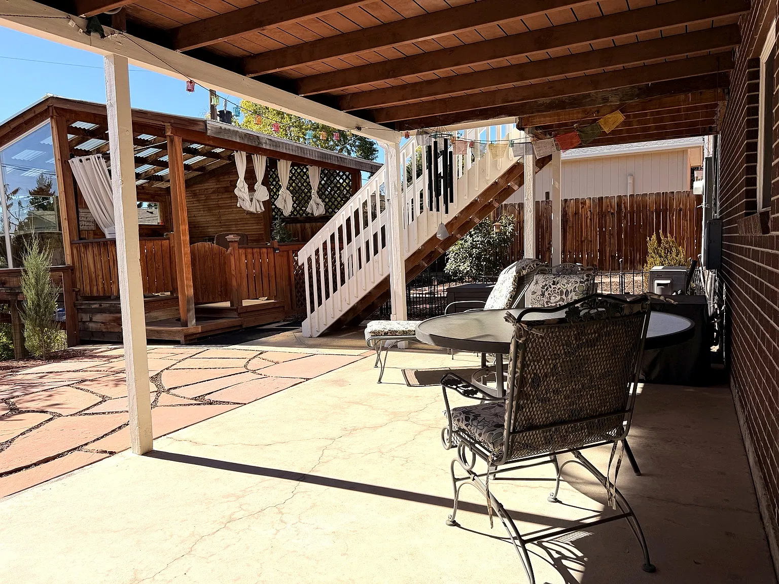 2 bed, 1200 sqft, $2,400 — Photo 4