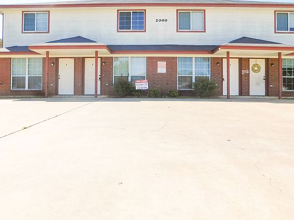 3rd image of 2000 Monte Carlo Ln APT D