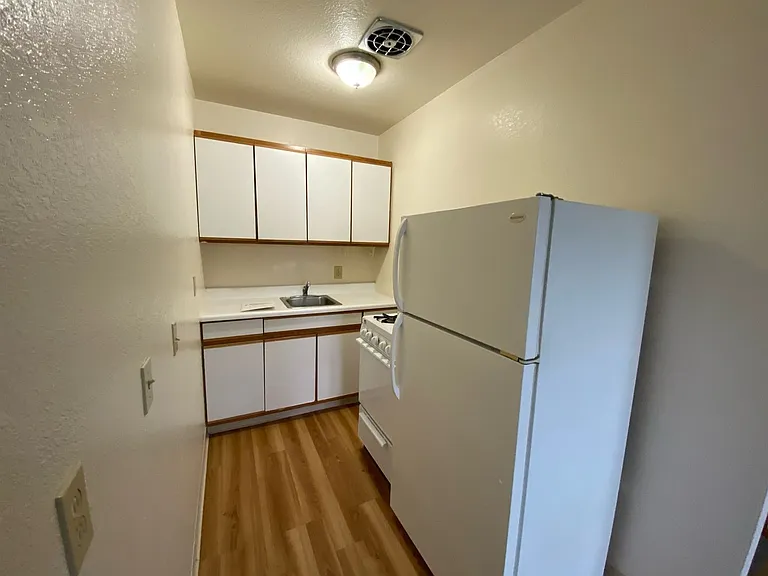 8055 Jewel Lake Rd — Photo 3