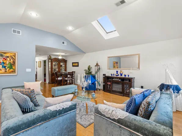 219 South Street image 18 of 45