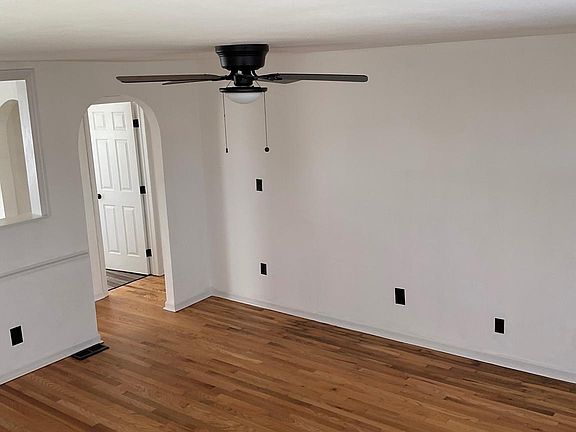 5th image of 22 Thorntown Ln