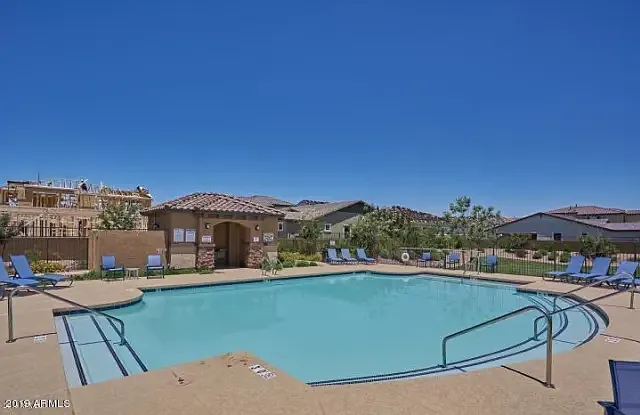 3 bed, 2.5 bath, 2287 sqft, $2,795 — Photo 3