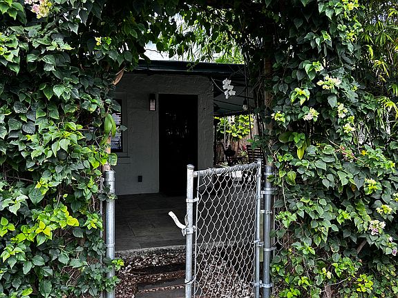 3rd image of 825 Obispo Ave #2