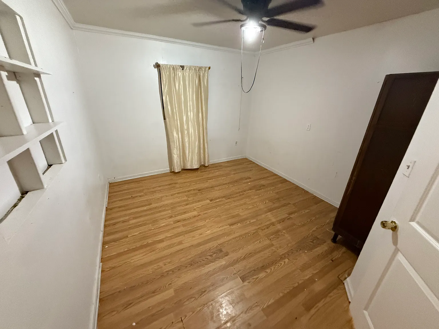 1 bed, 1.5 bath, 650 sqft, $900 — Photo 2