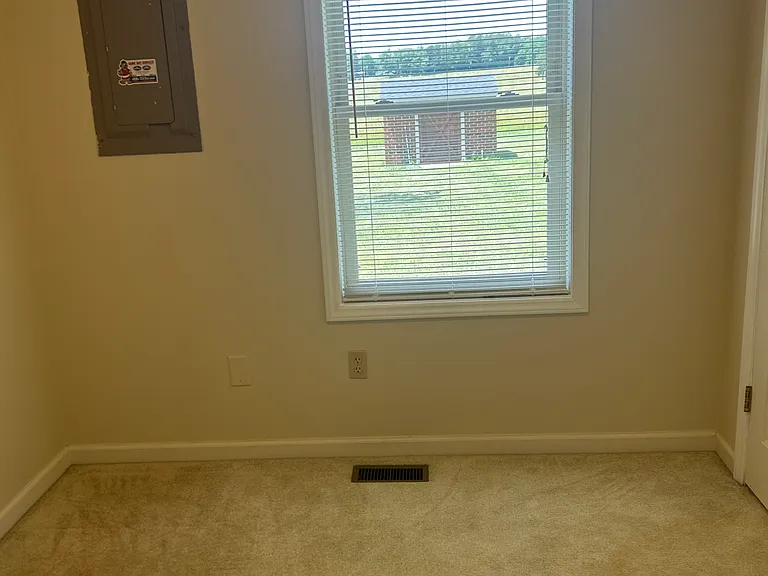 446 Lightwood Rd — Photo 14