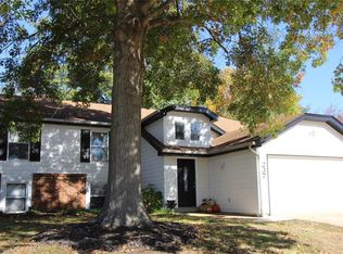 237 Valleyoak Ct, Ballwin, MO 63021