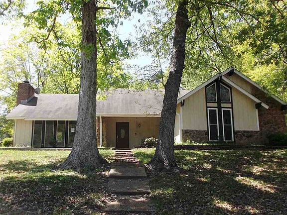 2nd image of 424 Bradford Dr
