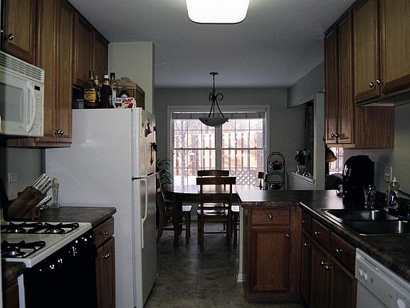 3rd image of 1784 W Ethans Glen Dr