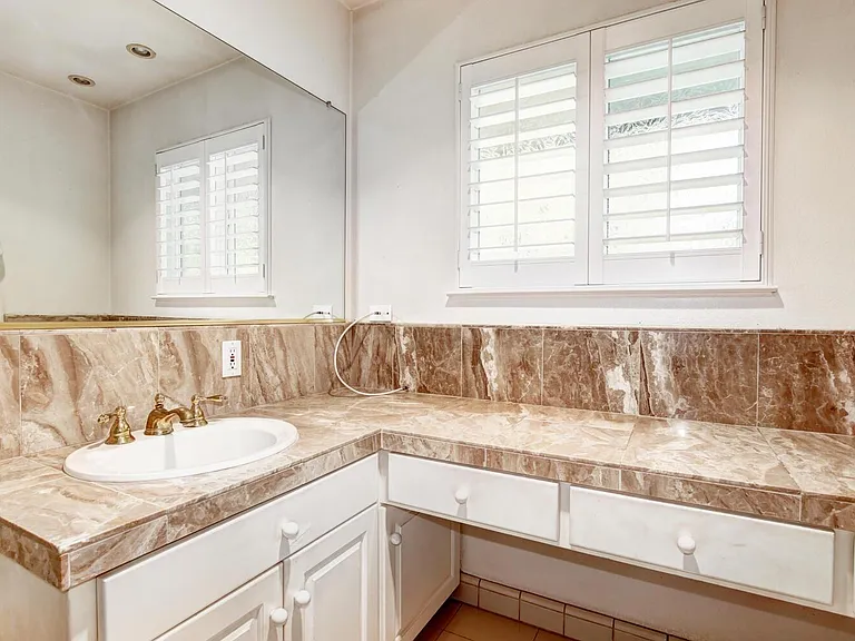 1501 Menlo Ave #1501 — Photo 11