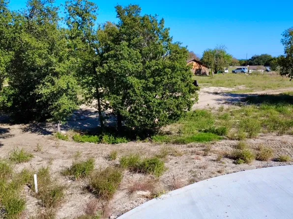 Piper Oaks Ln, Hamilton, TX 76531