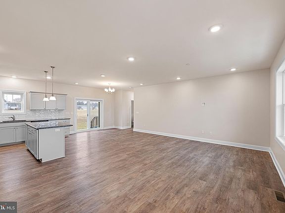 5th image of 4438 Paradise Alley Rd