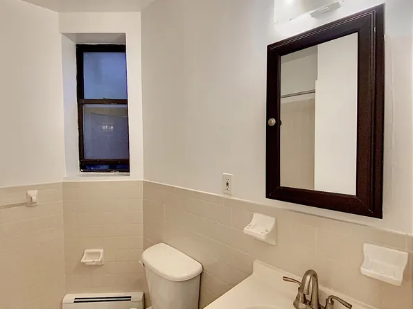 1509 Lexington Avenue image 14 of 23