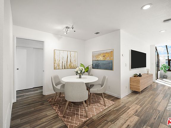 2nd image of 121 S Hope St APT 518