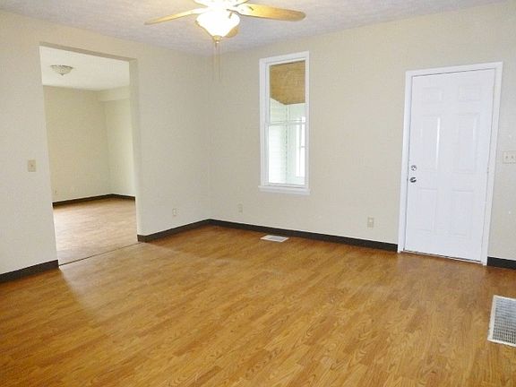 5th image of 6813 Church St