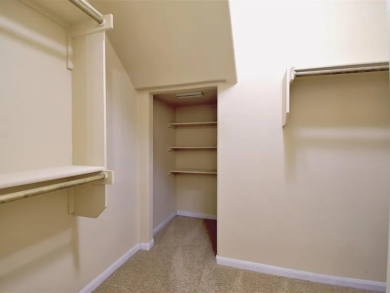 2880 Donnell Dr #1701 — Photo 13