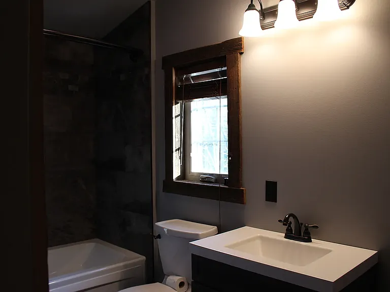 100 Sycamore Dr — Photo 3