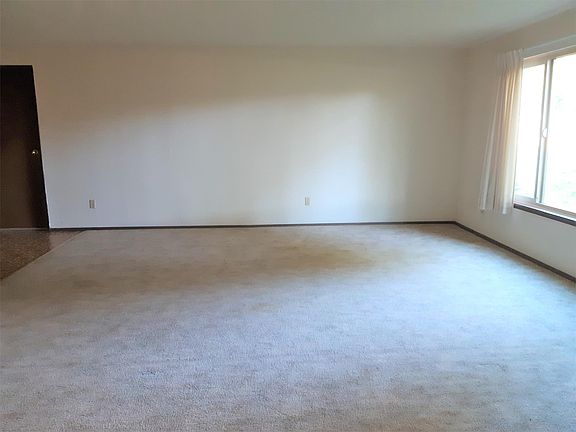 5th image of 1125 N 13th St APT E18