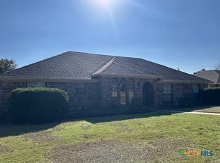 1304 Walden Cir, Hewitt, TX 76643