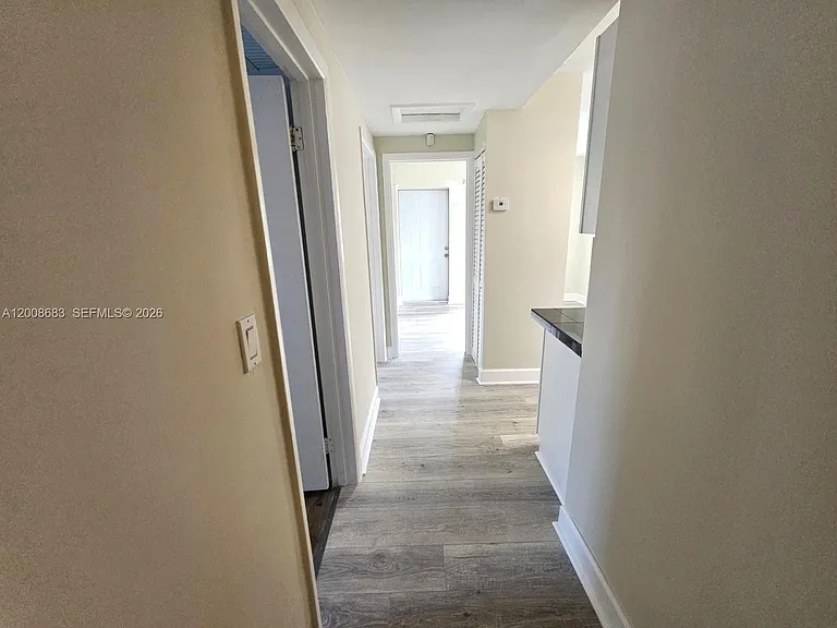 10790 SW 46th St — Photo 10