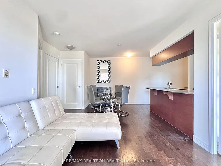 60 Saint Clair Ave W #1204 — Photo 8