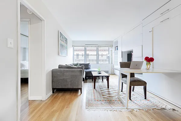 Sold by Flat Iron Real Estate | media 3