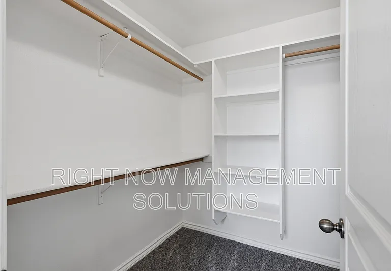 1295 N Blossom Ave — Photo 17