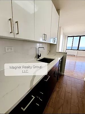 3rd image of 3111 Ocean Pkwy Penthouse L6