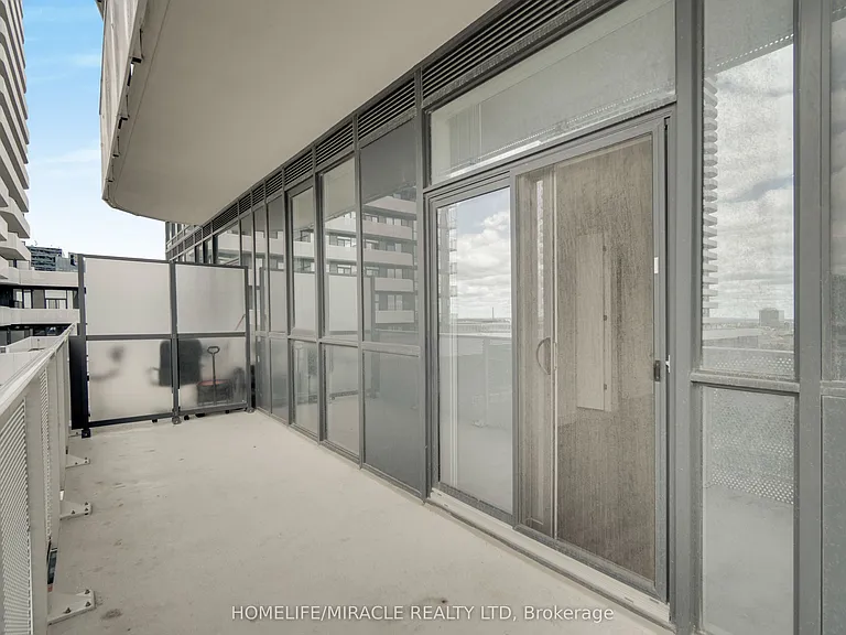 28 Interchange Way #702 — Photo 22