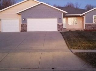 1625 Ranmar Dr, Ely, IA 52227