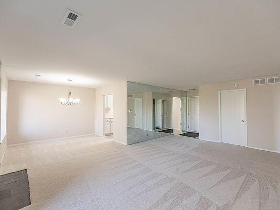 5th image of 3050 Pheasant Creek Dr APT 407