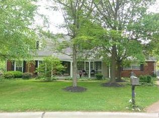 345 Lakewood Dr, Ballwin, MO