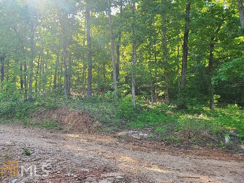 2nd image of 27 Cherokee Rd