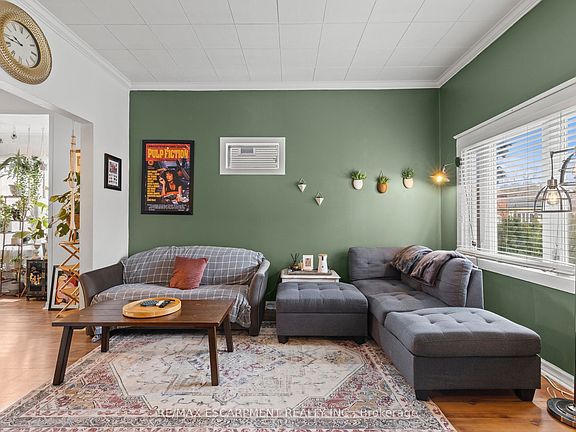 4th image of 4774 Saint Clair Ave