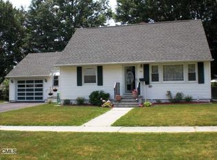 125 Brookbend Dr, Stratford, CT 06614