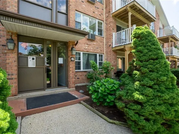45 Bullocks Point Ave Unit 1/7B, Riverside, RI 02915