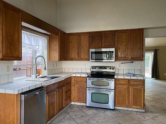 Brand new kitchen sink and disposal