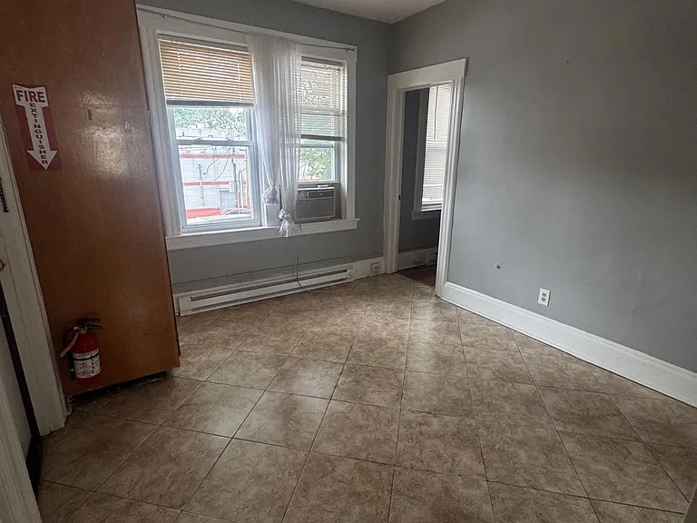 179 Ray St #2F — Photo 16