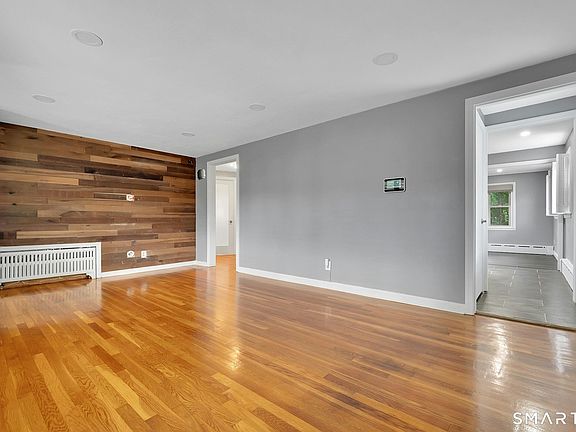 5th image of 110 Herald Avenue